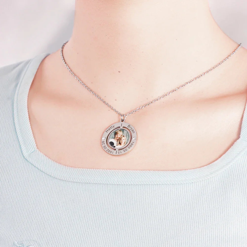 Picture Perfect Circle Necklace